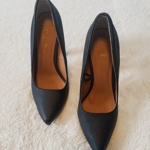 Black textured Heels sz 6.5